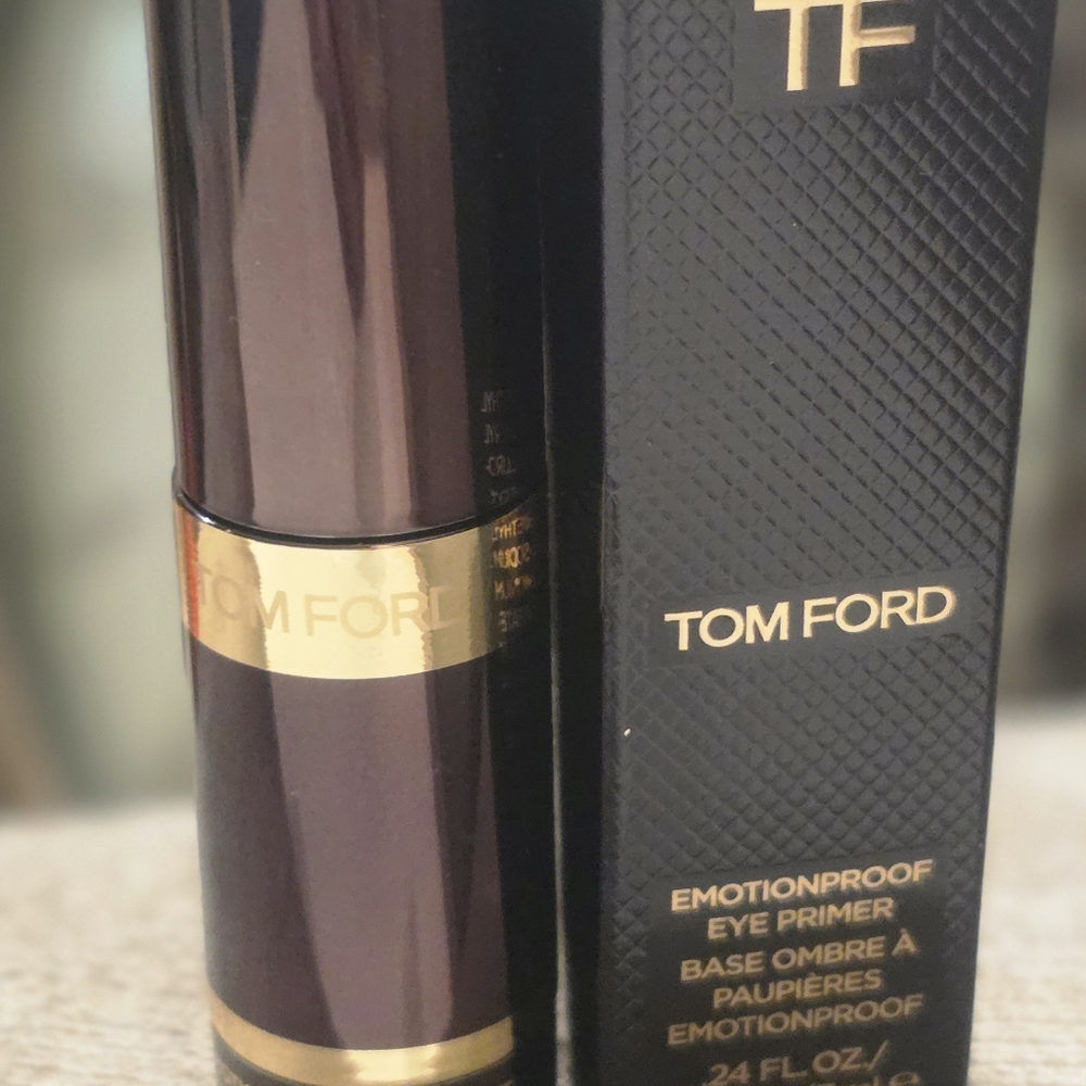 Tom Ford Eye Primer in Black and Gold